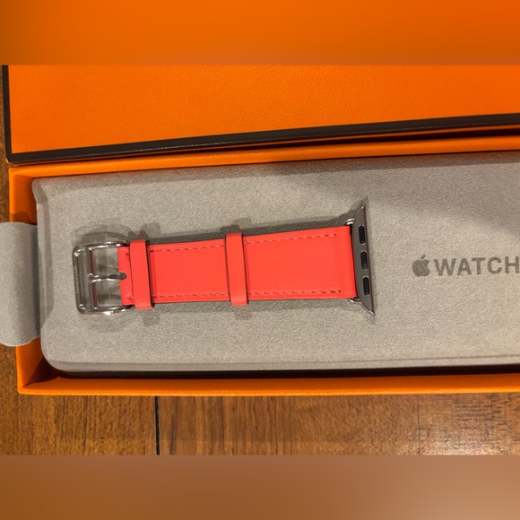 Hermès Apple Watch Band Coral 41mm - Picture 2 of 2